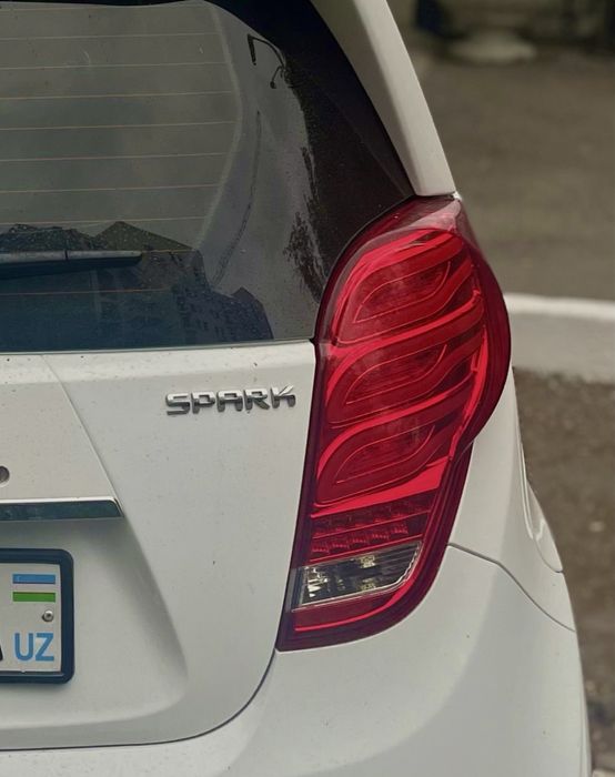 Srochno MERC 221 spark 4 rasm 2chi fara yaxshi xolatda