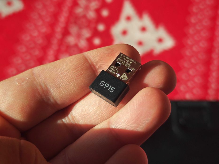 Logitech G915 - безжична, механична клавиатура, тактилна, без проблеми