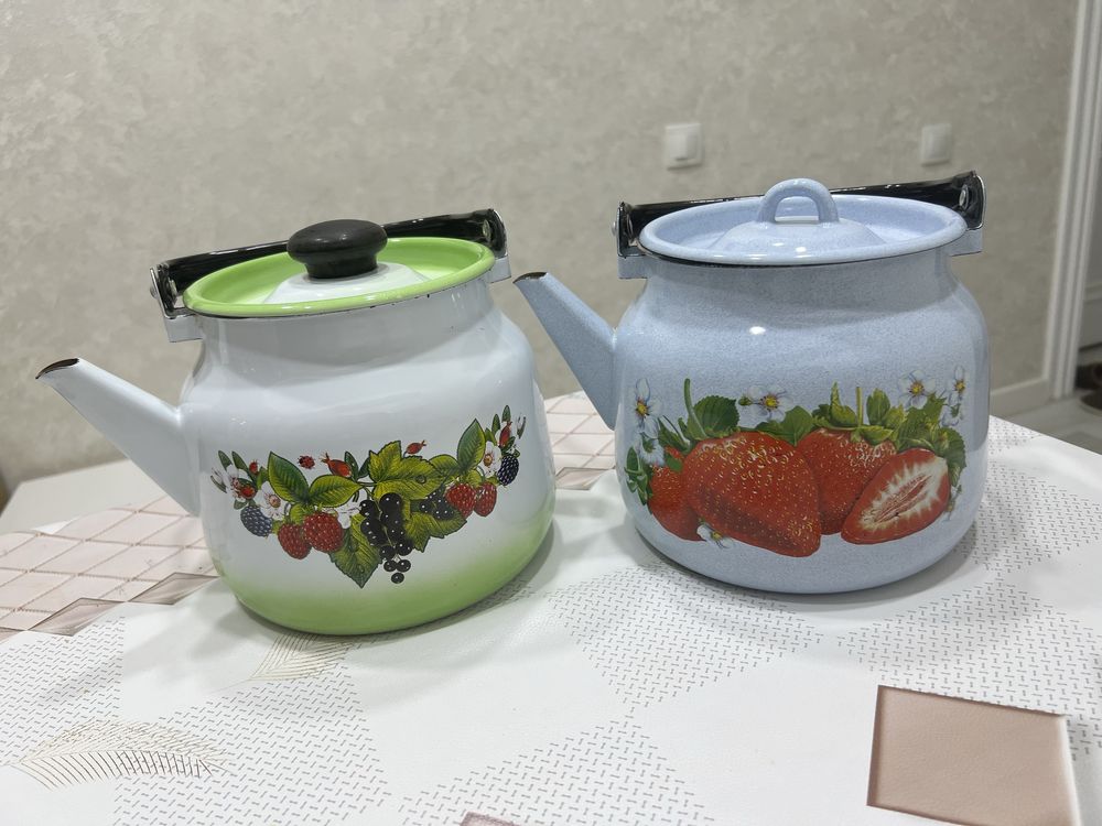 Эмалированный чайник б\у по 50 тыс
