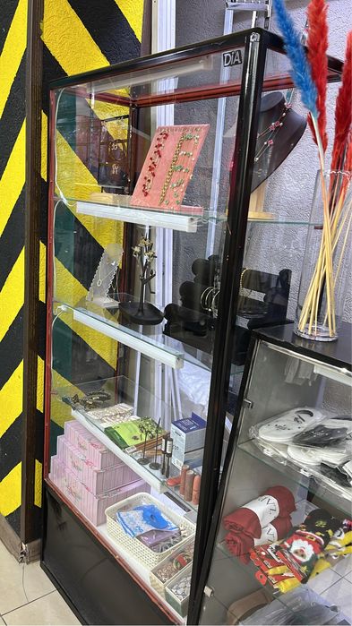 Витрина стол сатылады