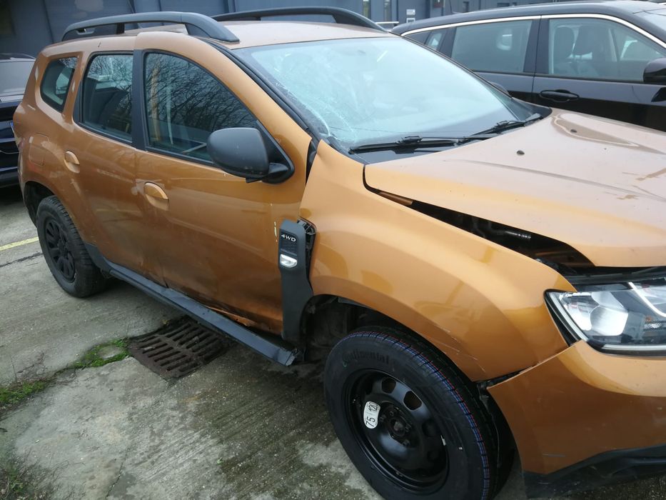 Vand Dacia Duster 2021, 4x4, HMAD 1.5 L Diesel, 85 kW, 116 CP, avariat