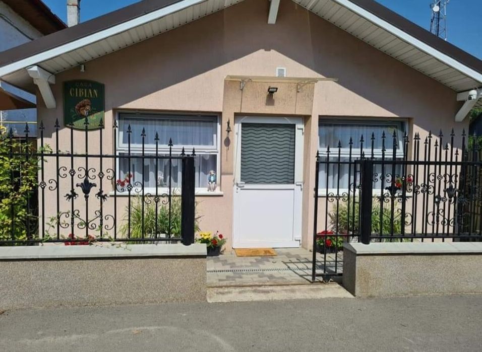 Vând usa si geamuri termopan