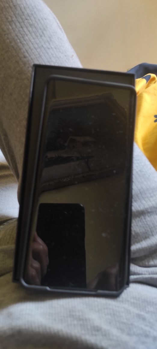 Vind telefon Vivo V40 nou nefolosit super preț negociabil sau schimb c