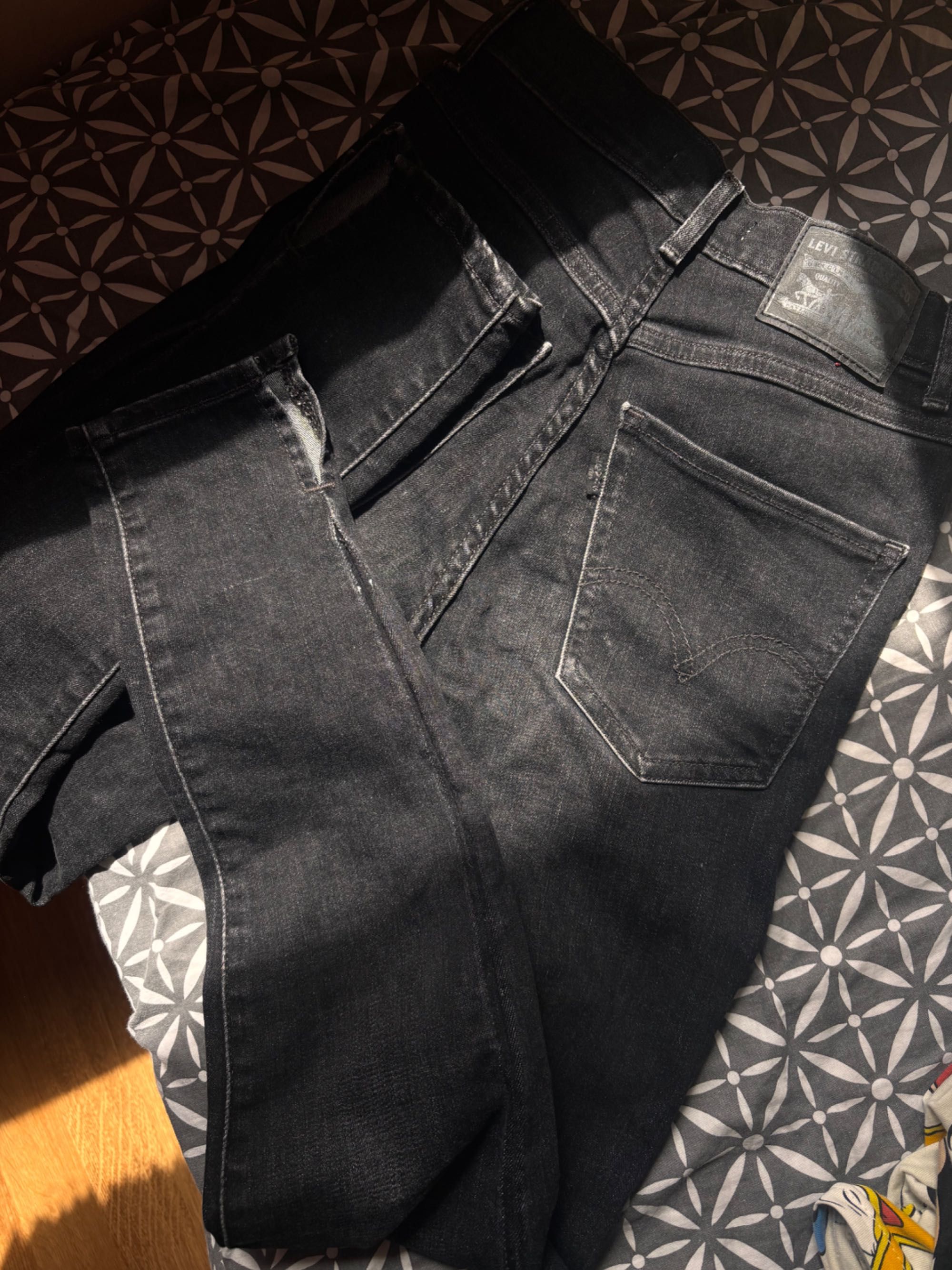 Ливай Levis скини оформящи дънки