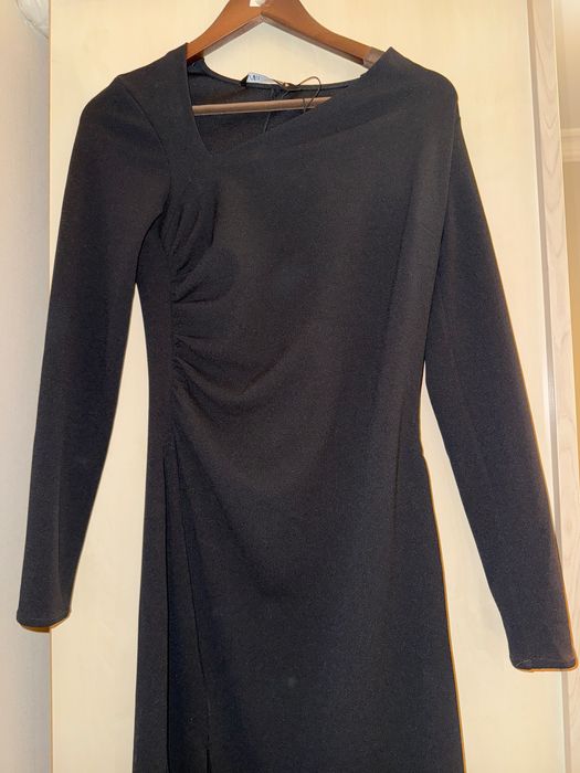 Платье Zara приталенное