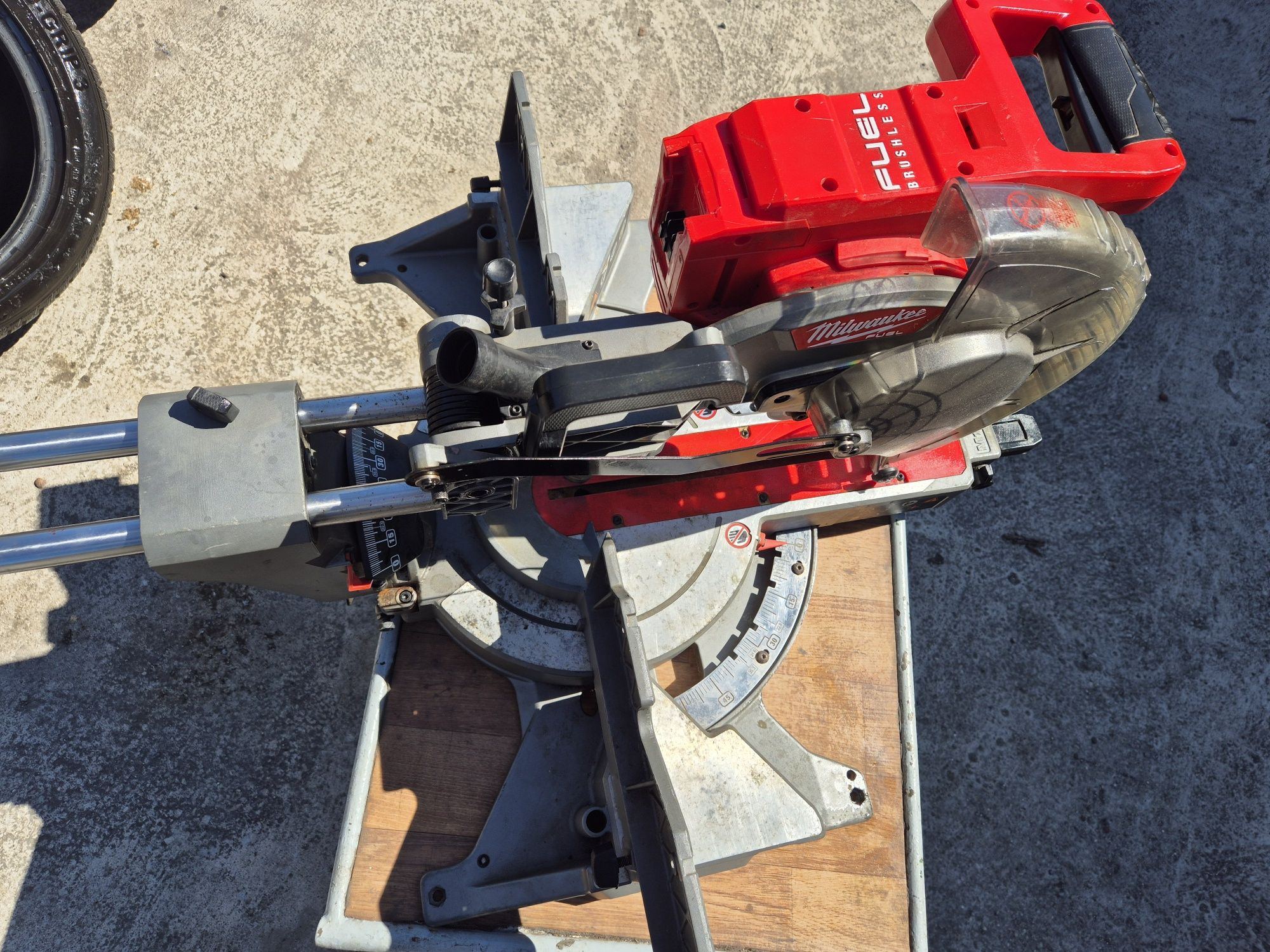 Продавам milwaukee M18,305mm
