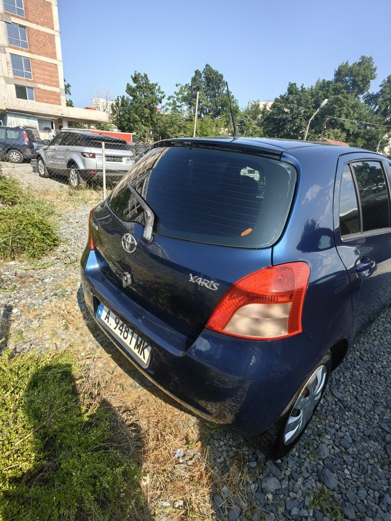 Toyota Yaris - Тойота Ярис 1.0 Климатик