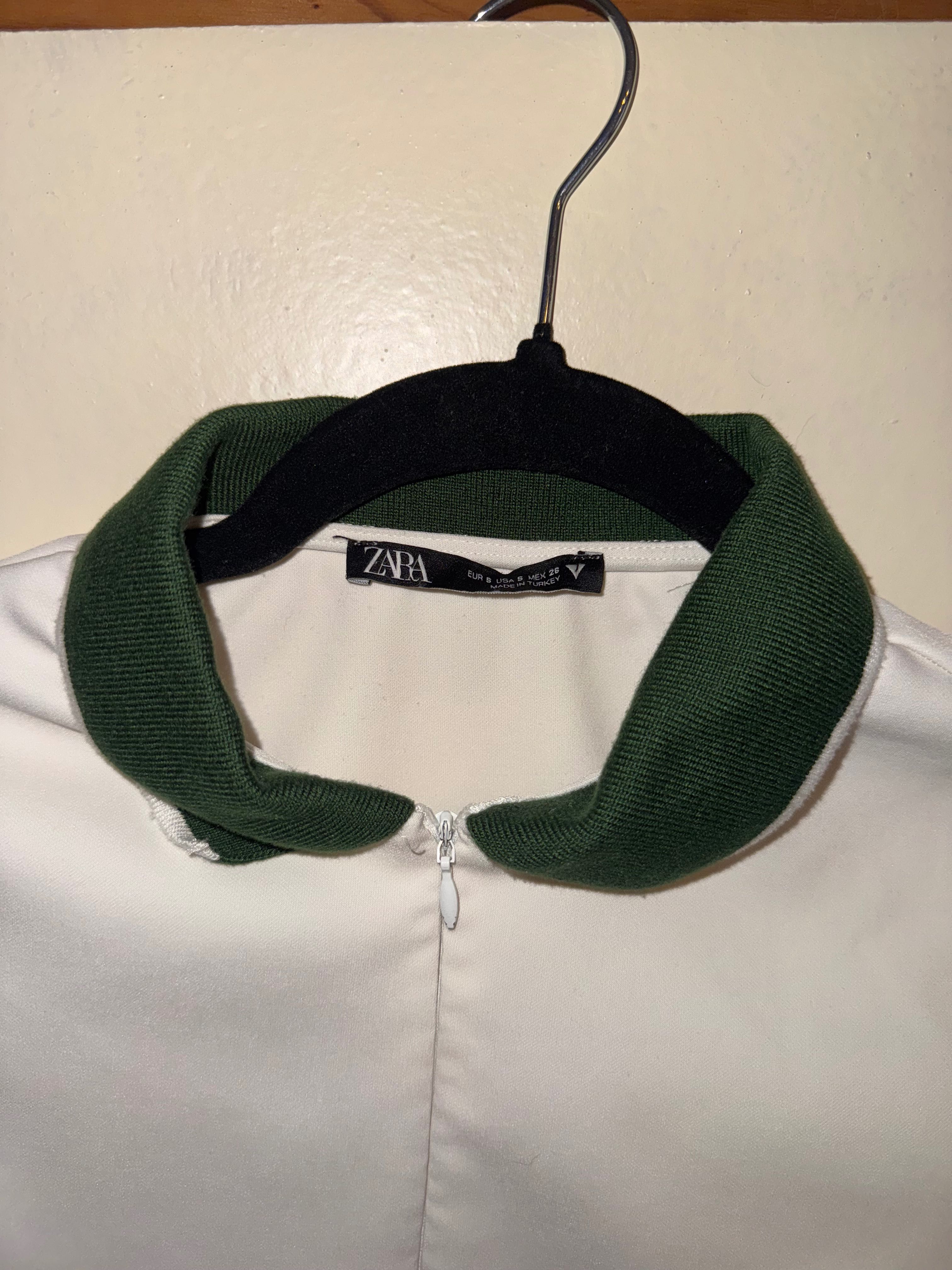 Тениска с яка Zara