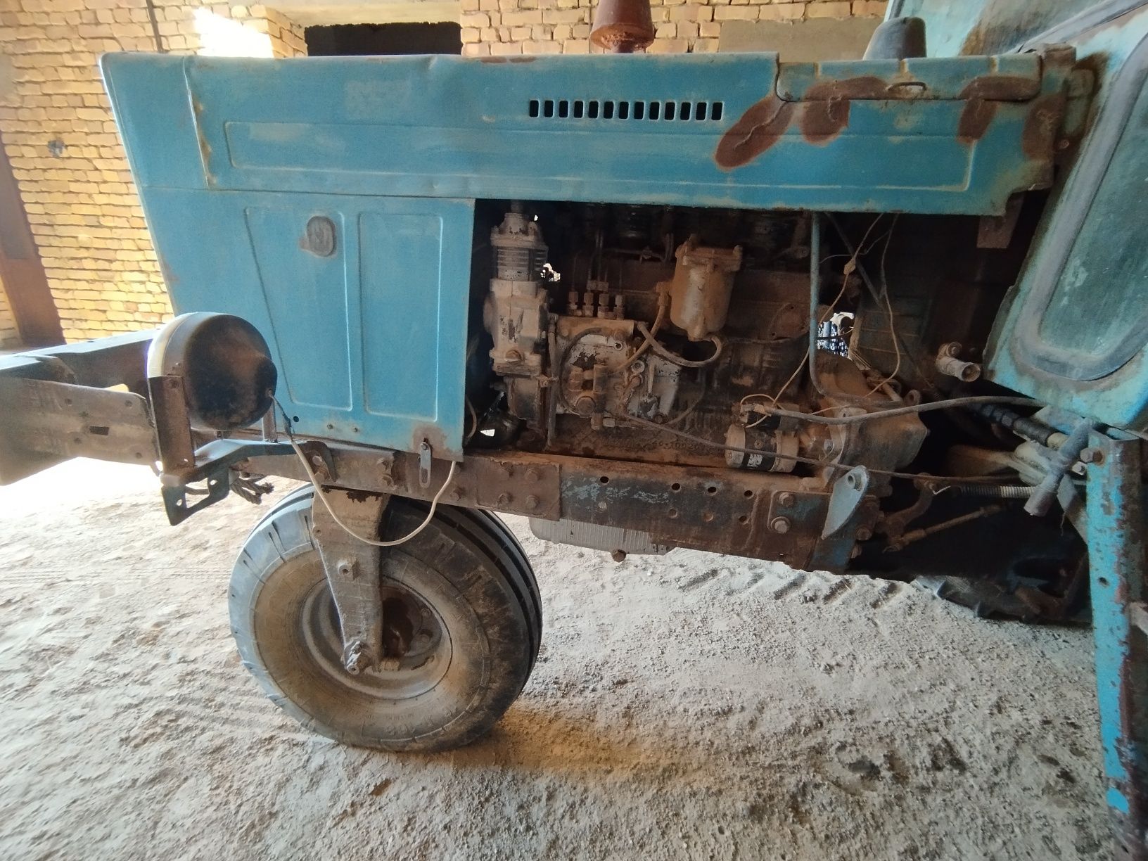 Traktor Belarus MTZ 80