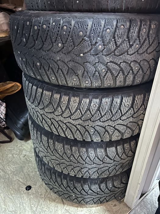 Зимние шины с диском.