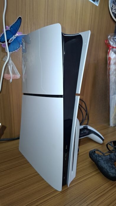 Playstation 5 Slim Disc Edition + Подарък Far Cry 6