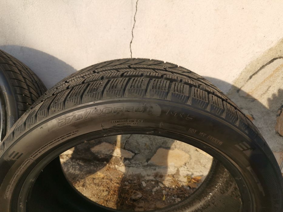 Зимни гуми 20 цола. Размера е 275/40/20.
