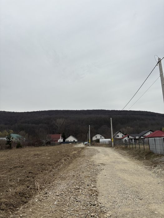 742 mp intravilan cu utilitati in Hemeius