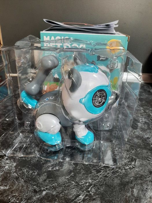 Интерактивно куче робот