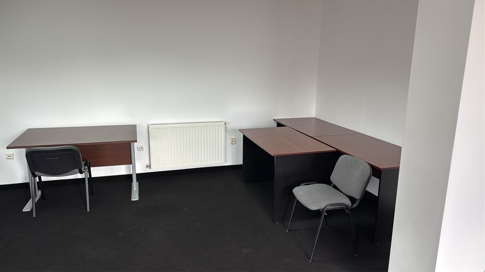 Vand mobilier de tip birou