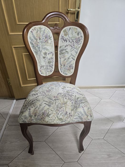 6 стульев и 2 кресла