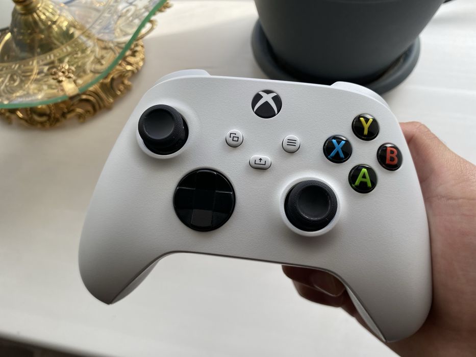Xbox Series S + Монитор, клавиатура, мышь