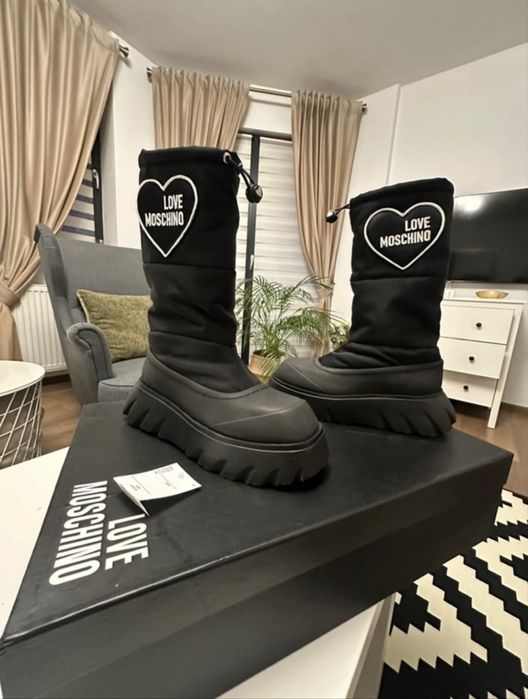 Cizme Love Moschino