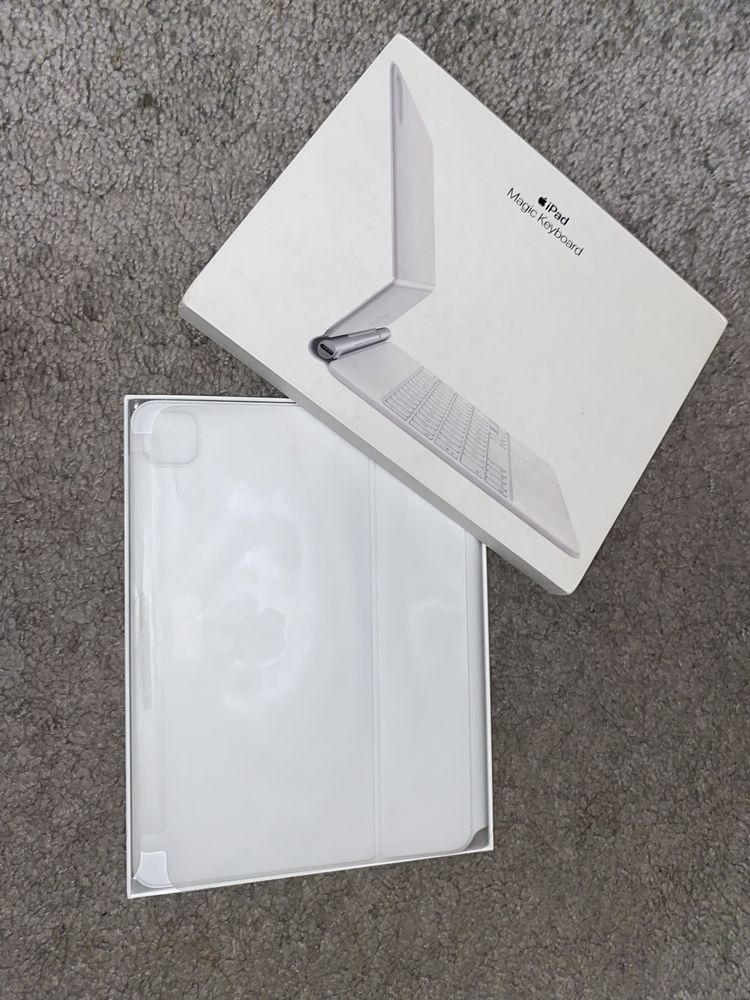 Чехол-клавиатура iPad