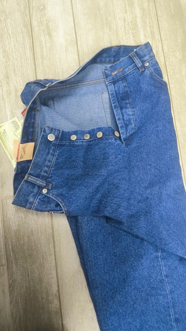Оригинални made in USA дънки Levi Strauss & Co. корекомски от соца