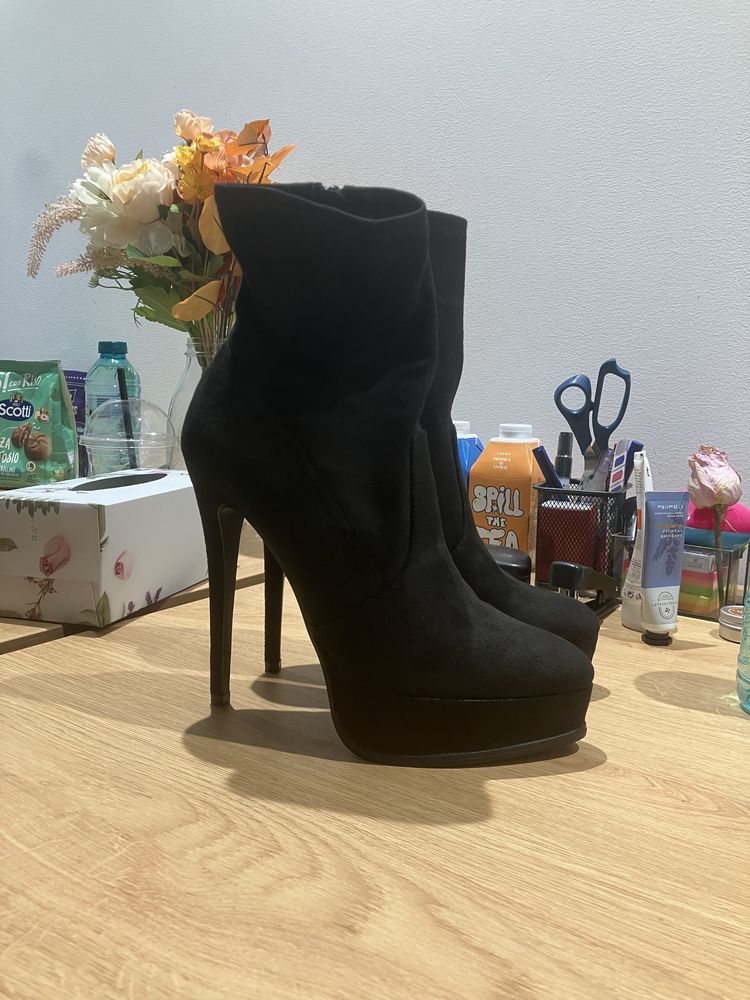 Ghete de dama Asos