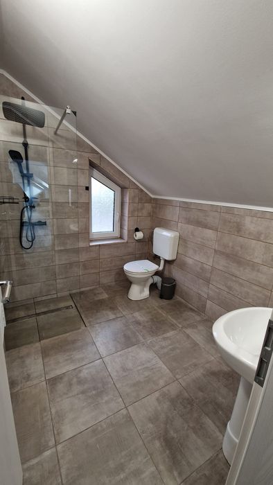 Închiriez camere cu regim hotelier