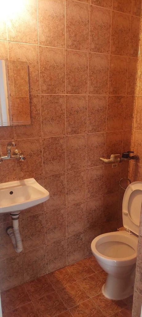 Дава се под наем Магазин в Бургас, Възраждане - 17 кв.м за 140 € - Снимка #2