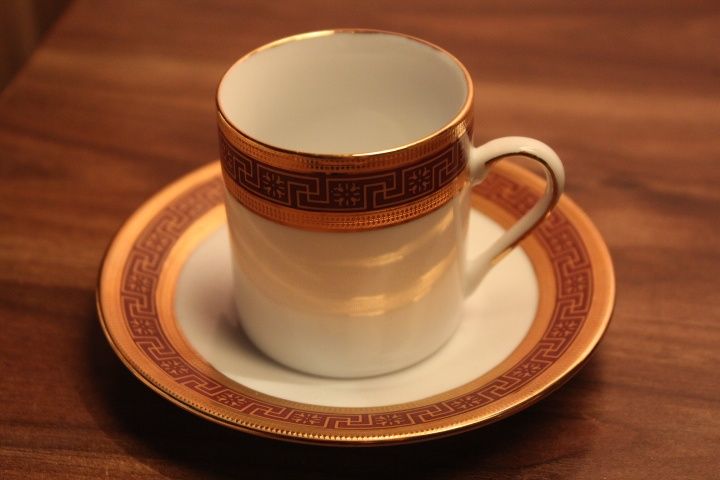Редкие маленькие кофейные чашки (фарфор, 24-карат.золото) новые Япония