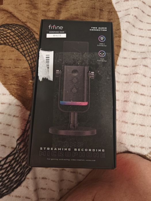 Microfon podcast și chiar studio profesional