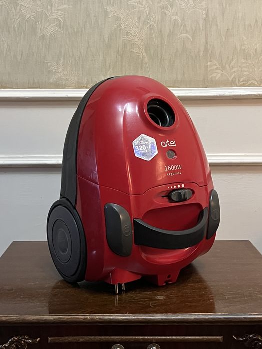 Пылесос Artel VCB0316RED
