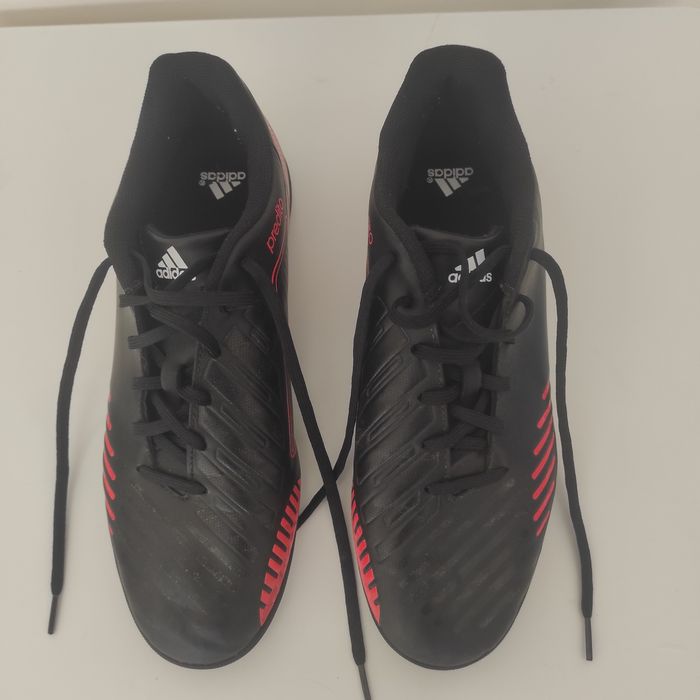 Футболни обувки стоножки Adidas Predator 44