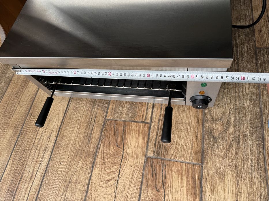 Принцесник саламандър топло Бен-Мари, салатен бар