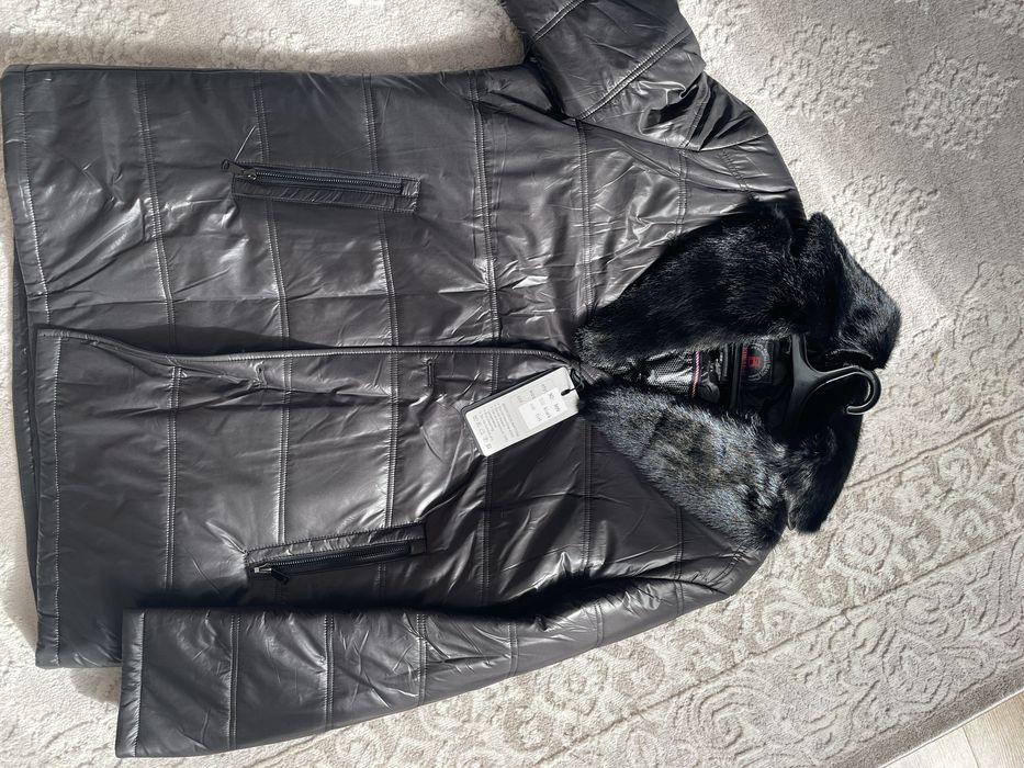 Продам верхнюю одежду