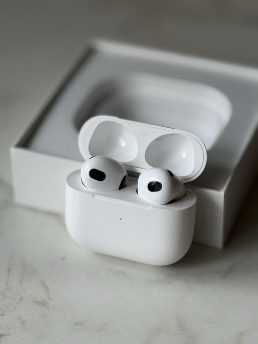 AirPods 3 в хорошем состоянии