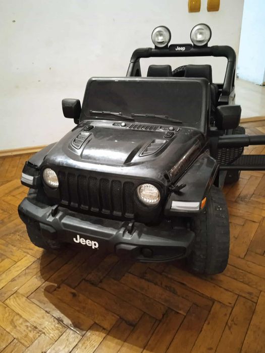 Vând mașinuță electrica copi