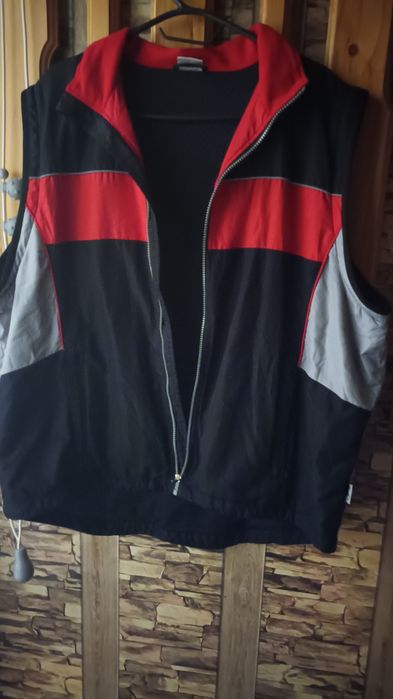 Яке пролет-есен ,става и грейка.