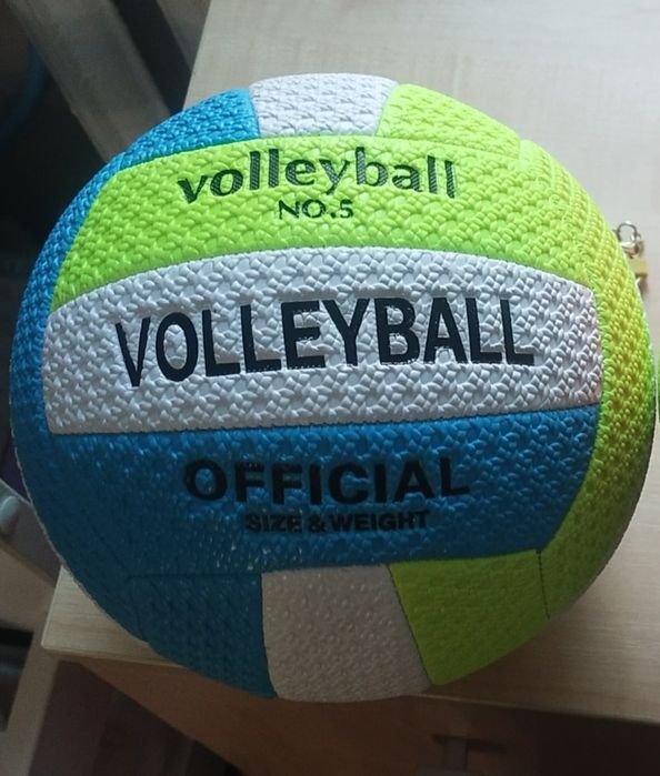 продам мяч волейбольный новый