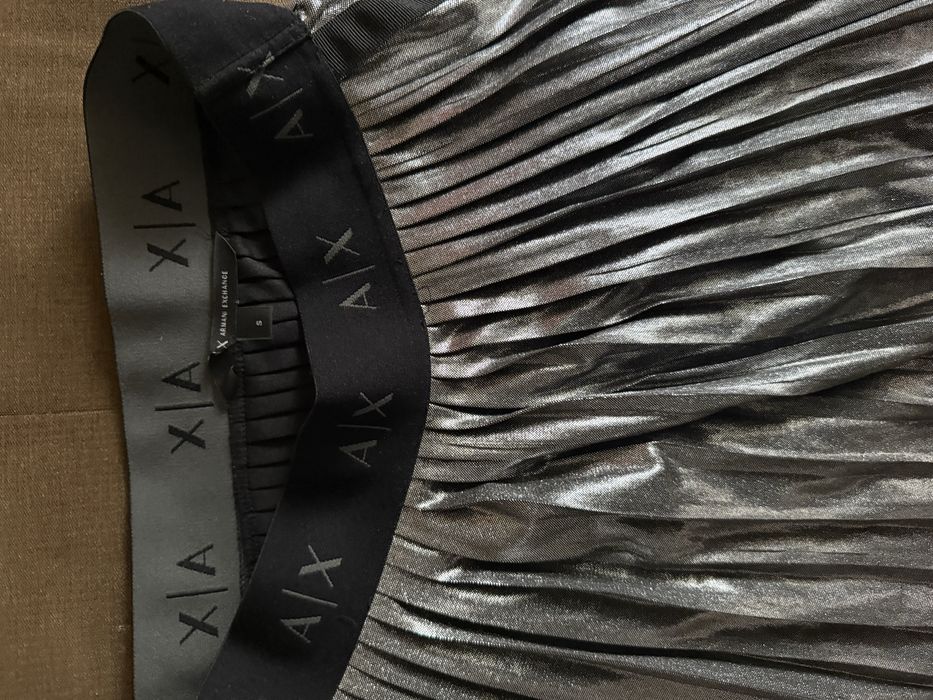 Armani exchange  , Armani , Guess