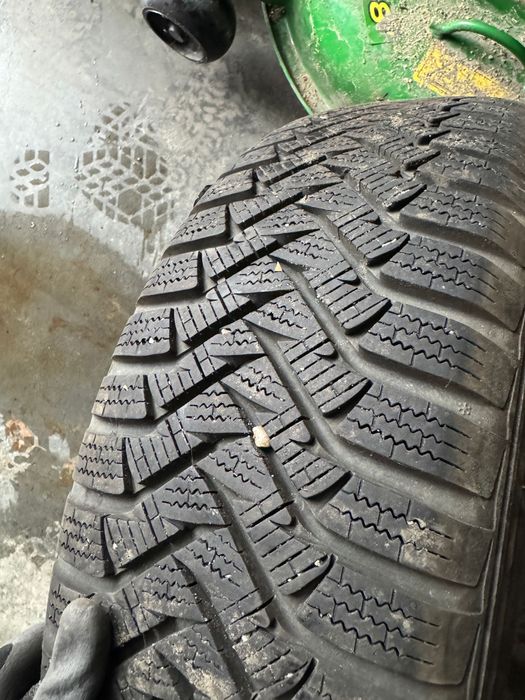 Set 4 Roti cu anvelope stare foarte buna Skoda 195/65/15