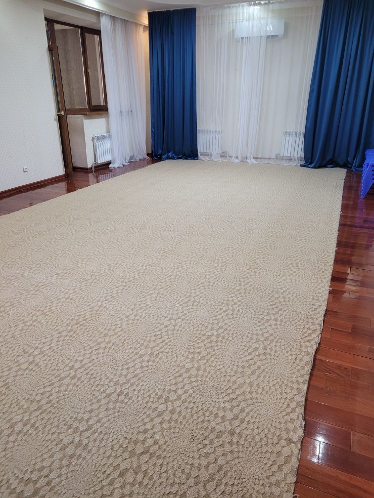 Продам ковёр 10×4.3