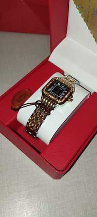 Аккуратные, красивые, наручные часы в винтажном стиле под Cartier