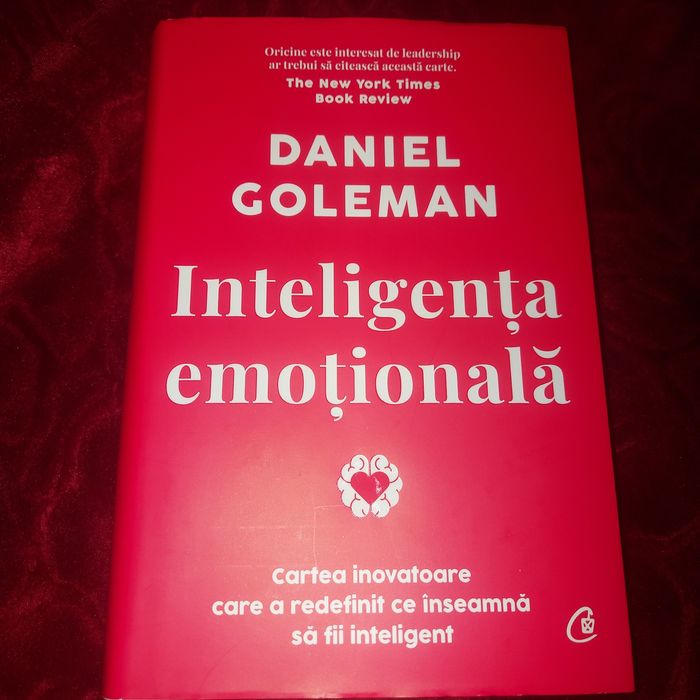 Vând  cartea Inteligenta emoțională