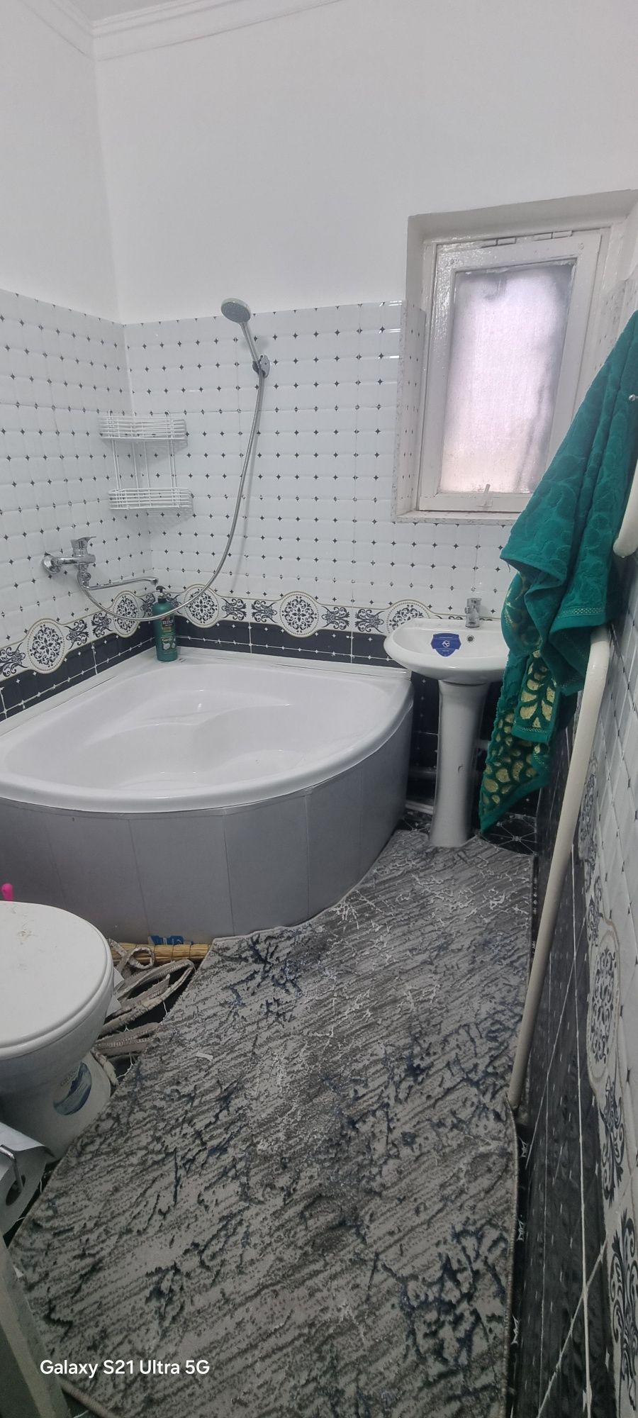 1 xona 2 xona qilingan kvartera sotiiladi