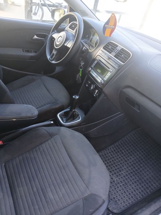 Vând Volkswagen Polo