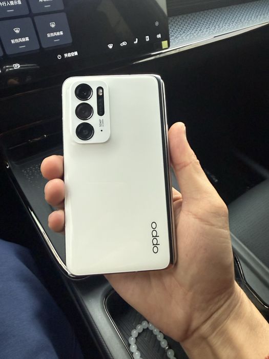 Oppo find N samsung floiddaka