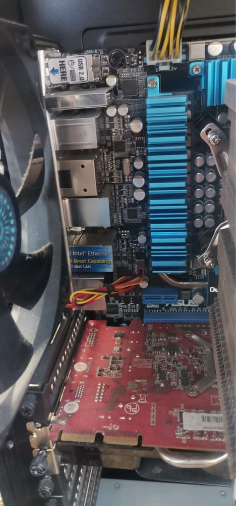 Геймърски компютър ASUS