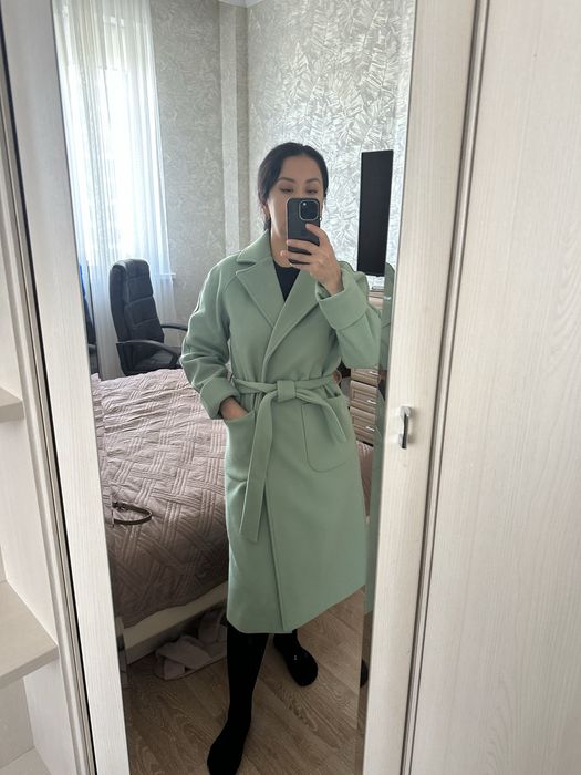 Пальто продам, цвет тиффани