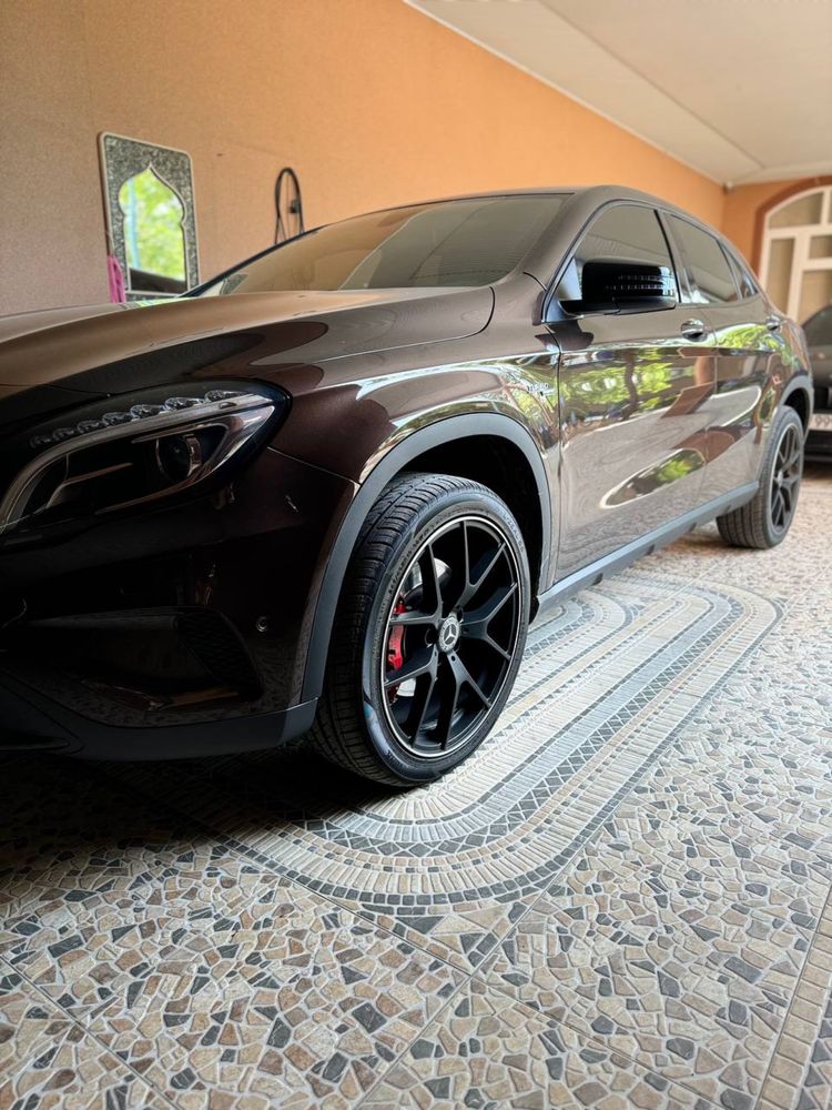 Mercedes-Benz GLA 250