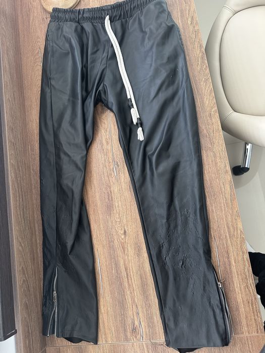 Pantaloni de piele(mici defecte)