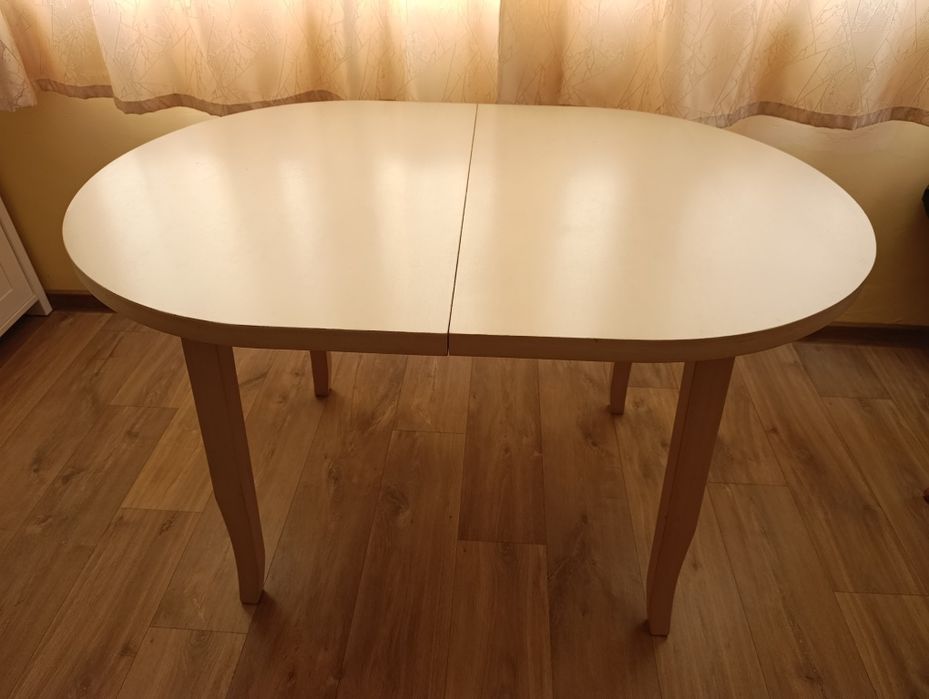 Трапезна    маса